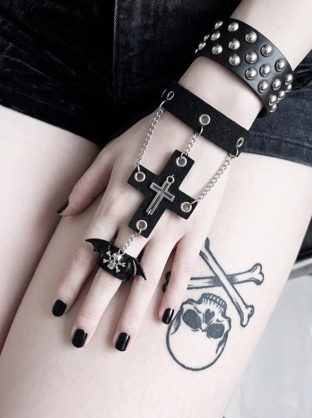 Batwing Skull Hand Chain image 3