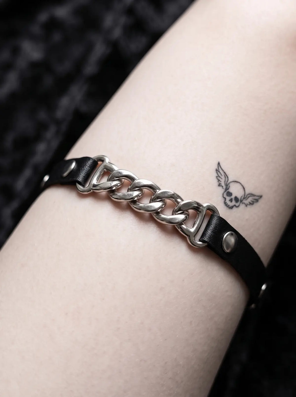 Chunky Link Leather Garter image 3